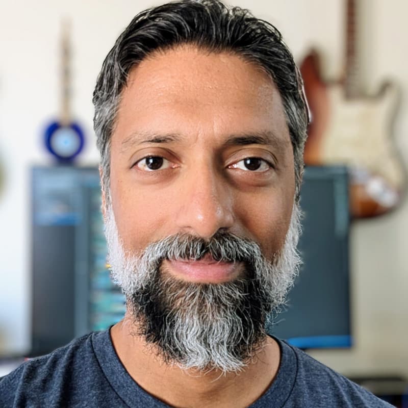 Portrait of Alex Thomas